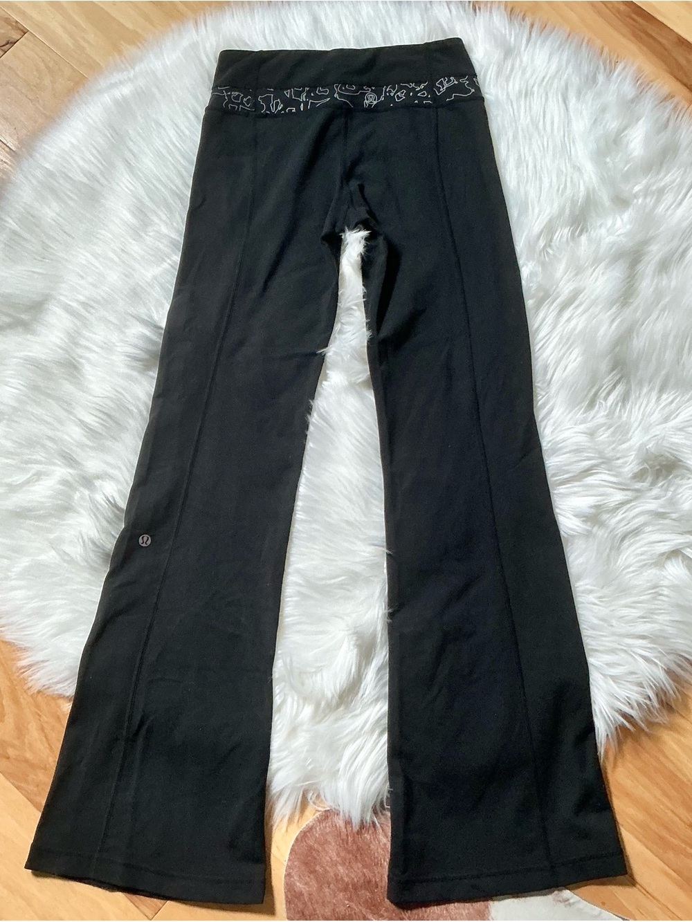 Lululemon reversible Black flare low rise leggings size 2